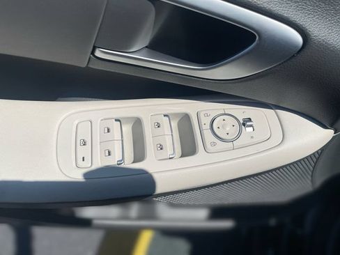 Used 2025 Hyundai Sonata SEL FWD image 15