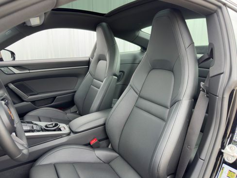 Used 2025 Porsche 911 Carrera image 40