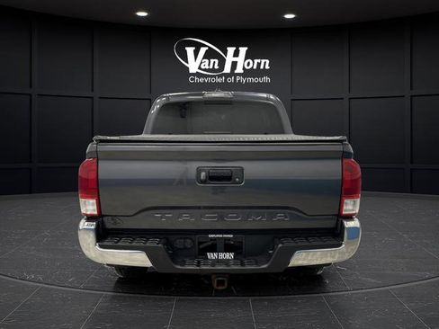 Used 2020 Toyota Tacoma SR5 image 11