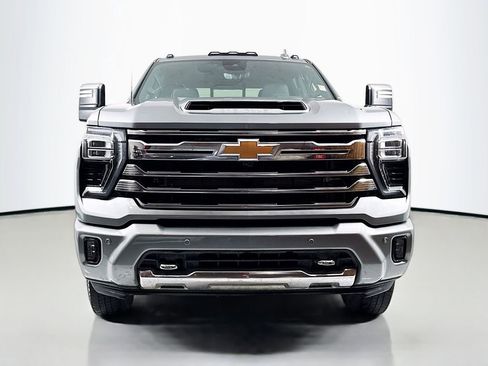 Used 2024 Chevrolet Silverado 3500 High Country w/ High Country Premium Package image 2