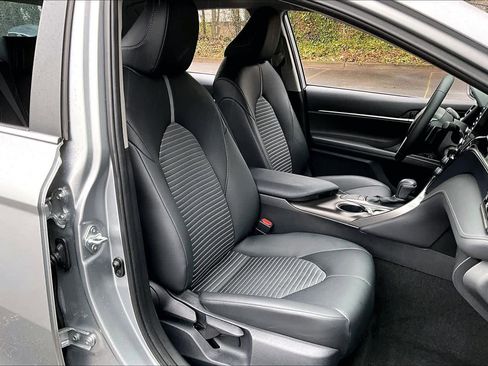 Certified 2023 Toyota Camry SE image 9