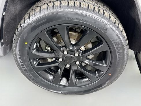 Used 2021 Jeep Grand Cherokee Laredo X AWD/4WD image 31