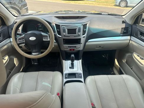 Used 2013 Subaru Outback 3.6R Limited w/ Moonroof Pkg AWD/4WD image 40