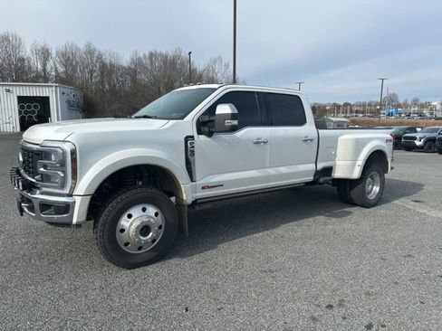 Used 2024 Ford F450 Lariat w/ Lariat Ultimate Package image 3