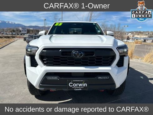 Used 2025 Toyota Tacoma TRD Off-Road image 2