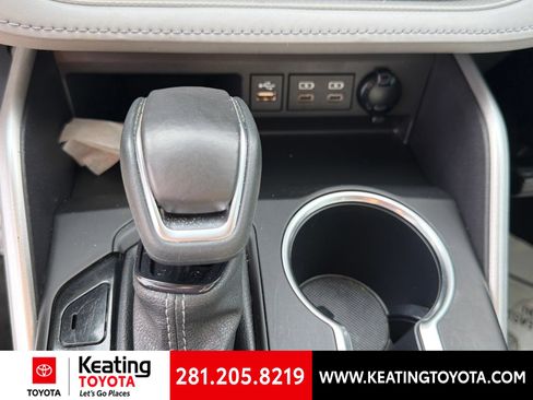 Used 2023 Toyota Highlander LE AWD/4WD image 21