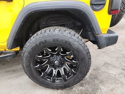 Used 2019 Jeep Wrangler Unlimited Rubicon AWD/4WD image 39