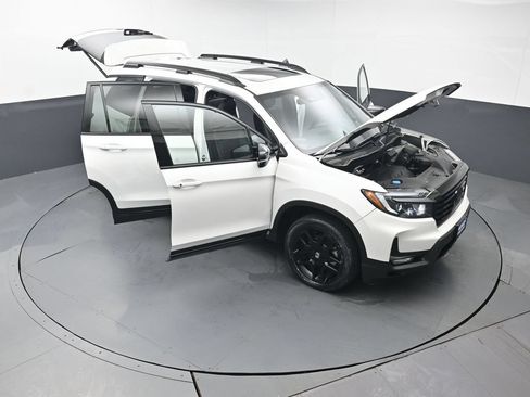 Certified 2024 Honda Passport Black Edition image 52