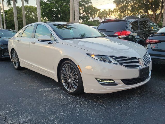 Used 2014 Lincoln MKZ AWD image 2