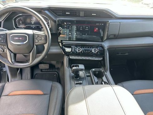 Used 2024 GMC Sierra 1500 AT4 w/ Technology Package AWD/4WD image 23