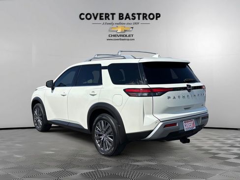 Used 2024 Nissan Pathfinder SL w/ SL Premium Package image 4