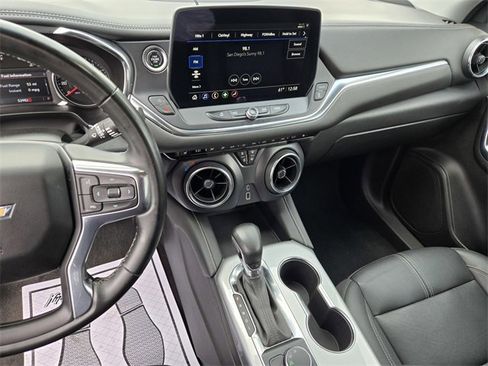 Used 2023 Chevrolet Blazer LT image 25