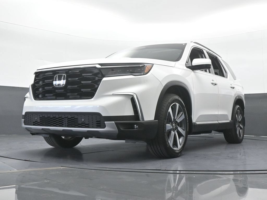 Used 2025 Honda Pilot Touring image 61