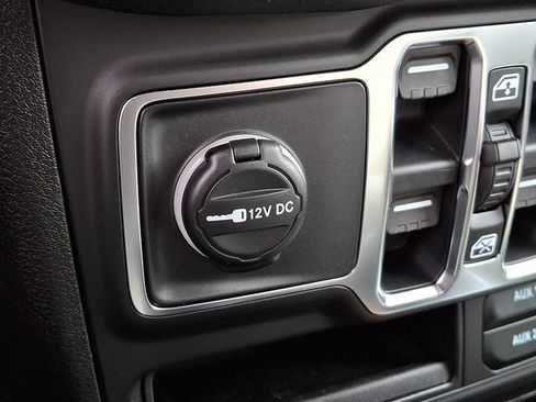 New 2026 Jeep Gladiator Sport AWD/4WD image 18