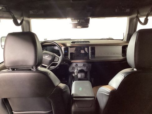 Certified 2023 Ford Bronco Outer Banks w/ Sasquatch Package AWD/4WD image 31