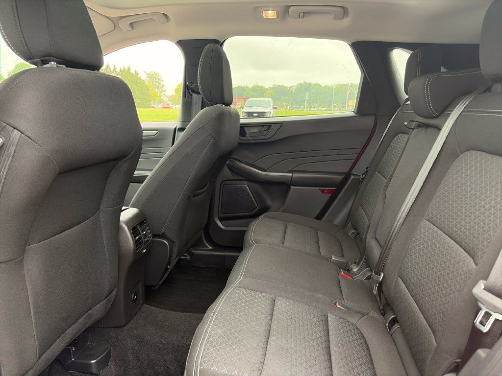 Used 2024 Ford Escape Active w/ Tech Pack #1 AWD/4WD image 28