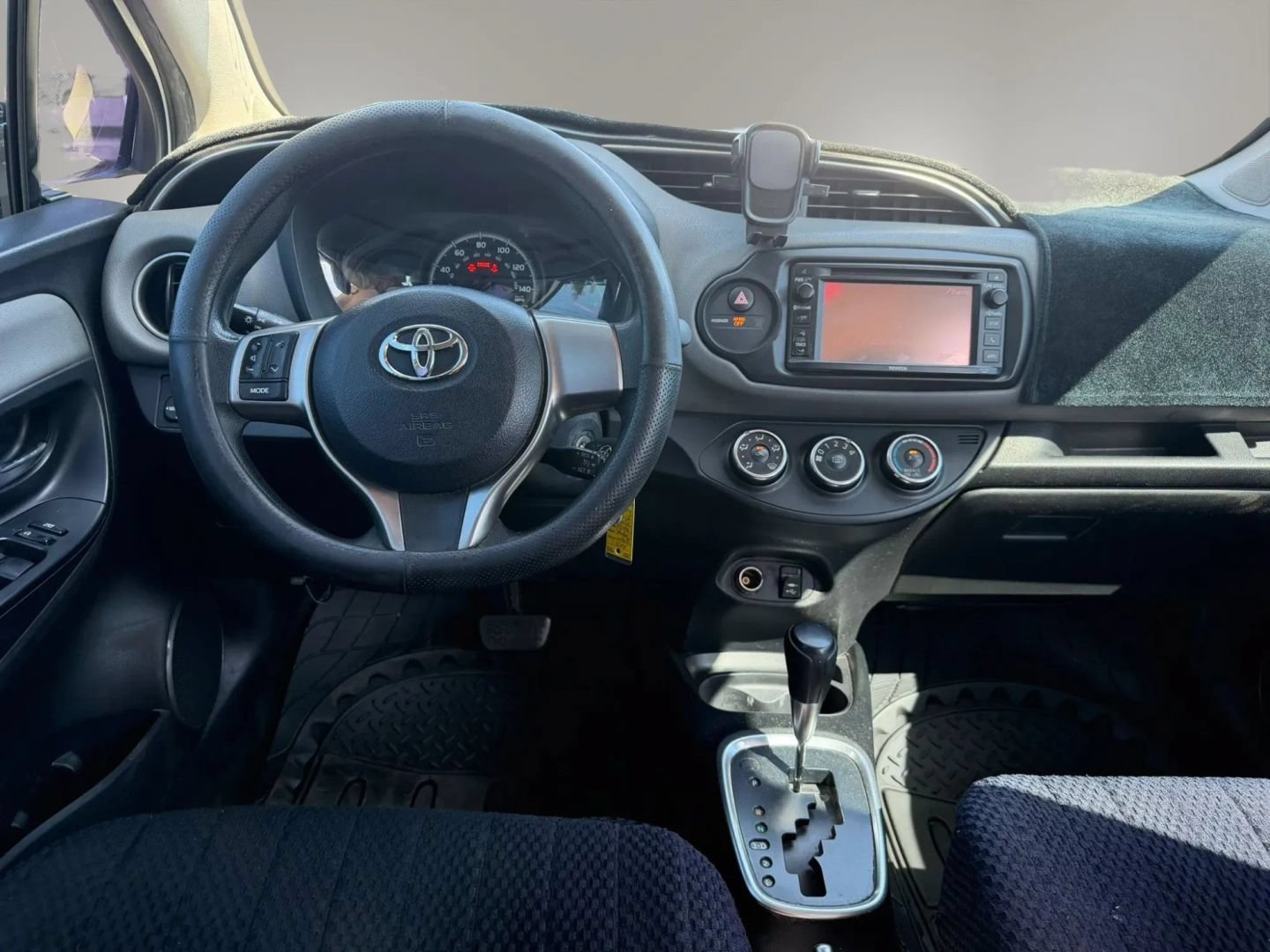Used 2015 Toyota Yaris LE FWD image 19