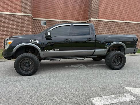 Used 2017 Nissan Titan PRO-4X image 7