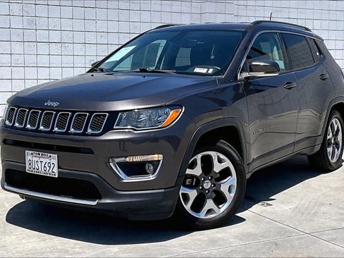 Used 2019 Jeep Compass Limited FWD image 2