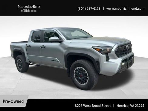 Used 2024 Toyota Tacoma TRD Off-Road w/ TRD Off Road Premium Package AWD/4WD image 4