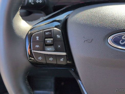 Used 2022 Ford Escape SEL image 17