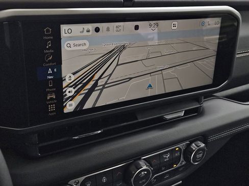 New 2026 Jeep Wrangler Unlimited Sahara AWD/4WD image 18