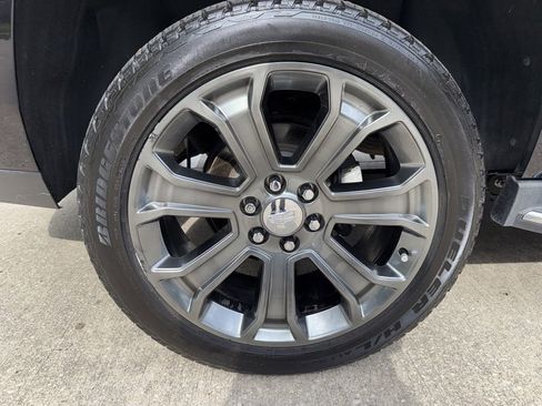 Used 2020 Cadillac Escalade 2WD image 28