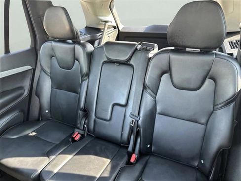 Used 2023 Volvo XC90 B5 Core image 11