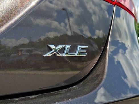 Certified 2018 Toyota Camry XLE w/ Audio Package FWD image 33