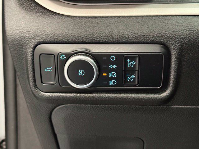 Used 2024 Ford Explorer XLT w/ Equipment Group 202A AWD/4WD image 11