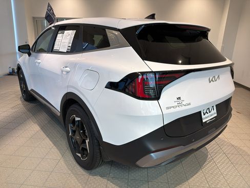 Used 2026 Kia Sportage EX image 3
