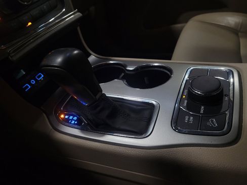 Used 2018 Jeep Grand Cherokee Limited AWD/4WD image 26