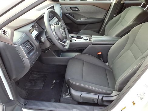 Used 2023 Nissan Rogue S image 12