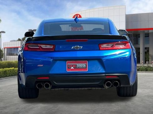 Used 2018 Chevrolet Camaro SS RWD image 5