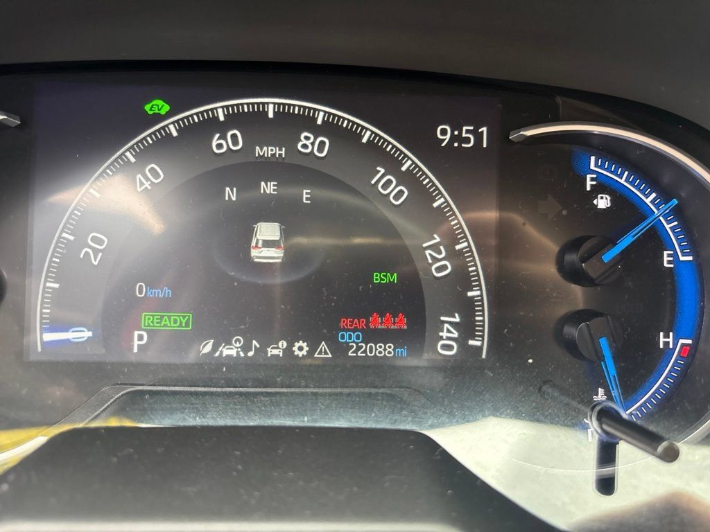 Used 2024 Toyota RAV4 LE AWD/4WD image 20