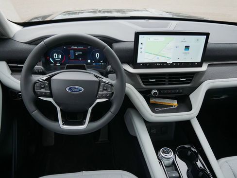 New 2026 Ford Explorer Platinum w/ LUX Leather Package AWD/4WD image 17