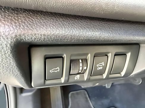 Used 2025 Subaru Outback Onyx Edition AWD/4WD image 12