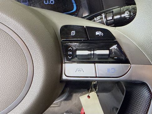 Used 2024 Hyundai Elantra SE FWD image 15