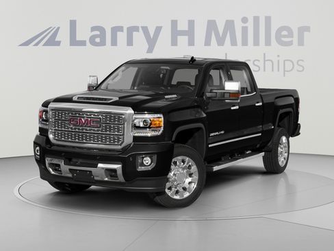 Used 2018 GMC Sierra 2500 Denali w/ Duramax Plus Package AWD/4WD image 1