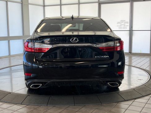 Used 2016 Lexus ES 350 w/ Luxury Package w/Wood Trim image 6