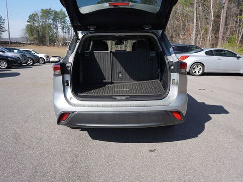Used 2022 Toyota Highlander Limited image 18