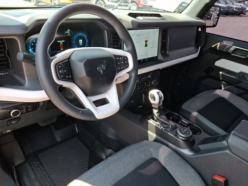 Used 2025 Ford Bronco 2-Door w/ Sasquatch Package AWD/4WD image 13