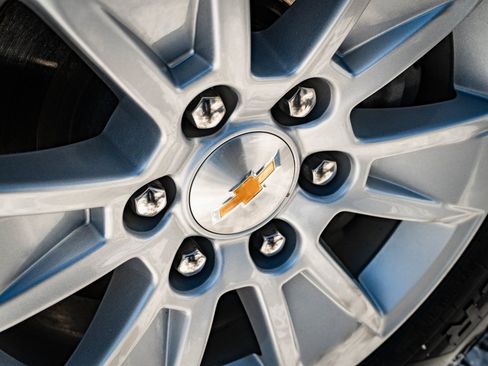 Used 2025 Chevrolet Silverado 1500 LT image 8