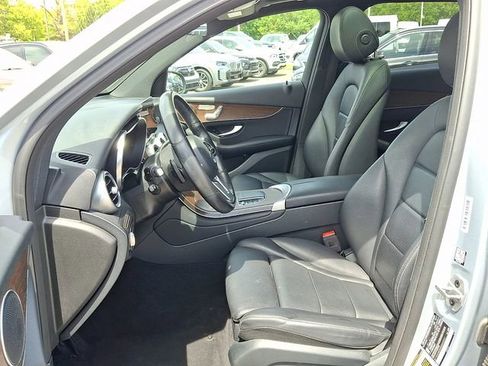 Used 2022 Mercedes-Benz GLC 300 4MATIC w/ Multimedia Package Lite image 10