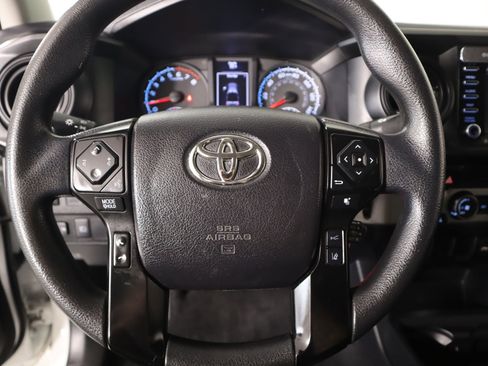 Used 2022 Toyota Tacoma SR w/ SR Convenience Package image 3