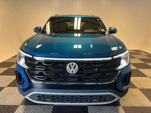 Used 2024 Volkswagen Atlas Cross Sport SE FWD image 2