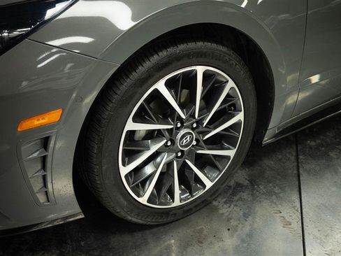 Used 2022 Hyundai Sonata Limited FWD image 4