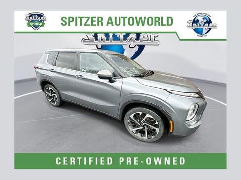 Used 2024 Mitsubishi Outlander SE image 1