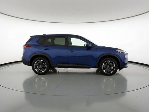 Used 2025 Nissan Rogue SV image 11
