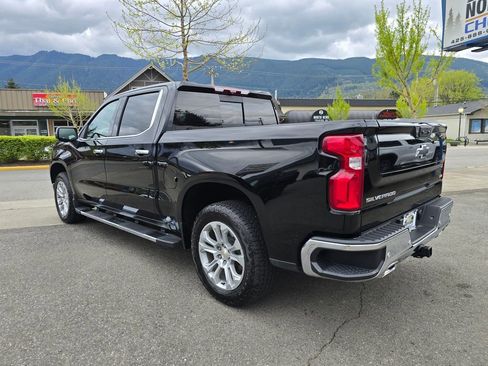 Used 2025 Chevrolet Silverado 1500 LTZ w/ LTZ Premium Package image 7